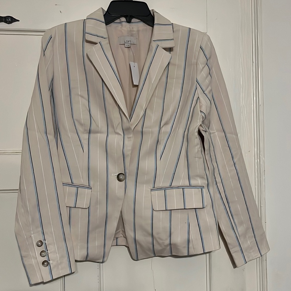 Women’s loft jacket. Beige size 4 with small blue, gray and white stripes